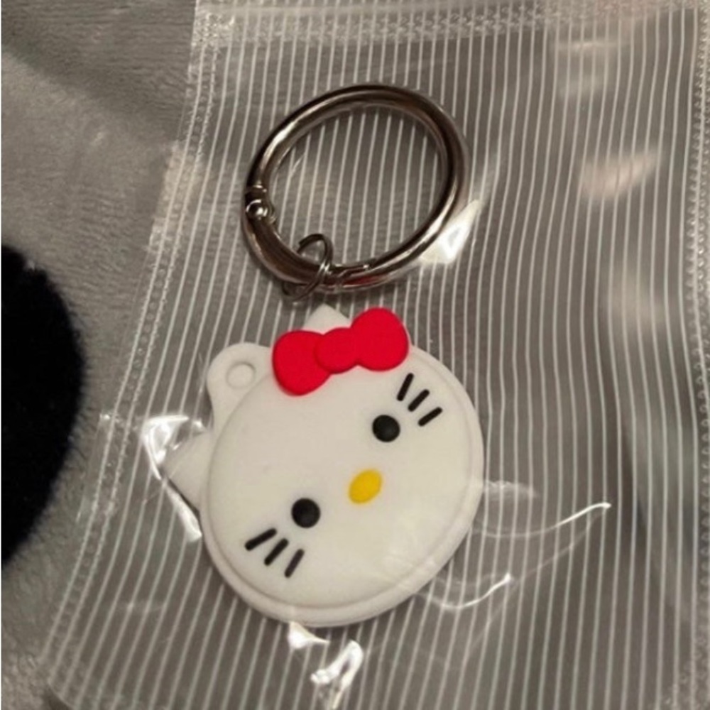 Hello kitty airtag holder